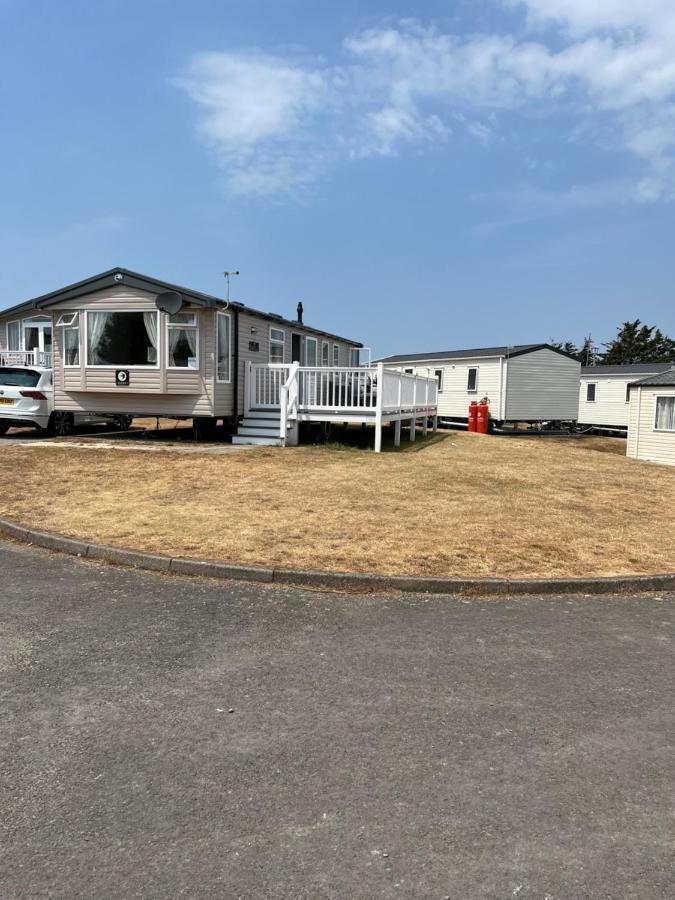 Beautiful Caravan In Trecco Bay! 74 Sycomore Бридженд Екстериор снимка